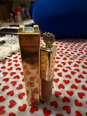 Dolce & Gabbana Brown Liquid Lipstick with Gold Accents